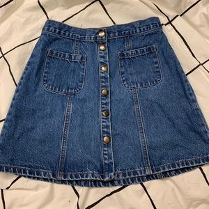 UO denim skirt w buttons
